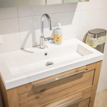 Breathtaking 3 Bedroom Pk6b Apartament *